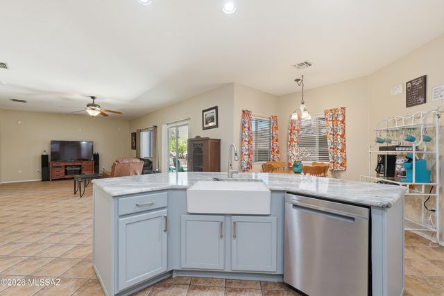 5076 W Wild Burro Spring Drive, Marana, AZ 85658
