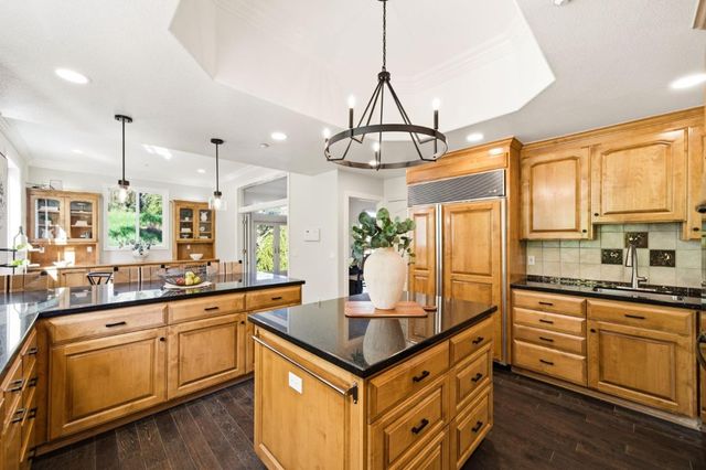 18400 Lakeview Court, Los Gatos, CA 95033