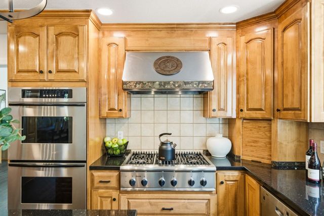 18400 Lakeview Court, Los Gatos, CA 95033