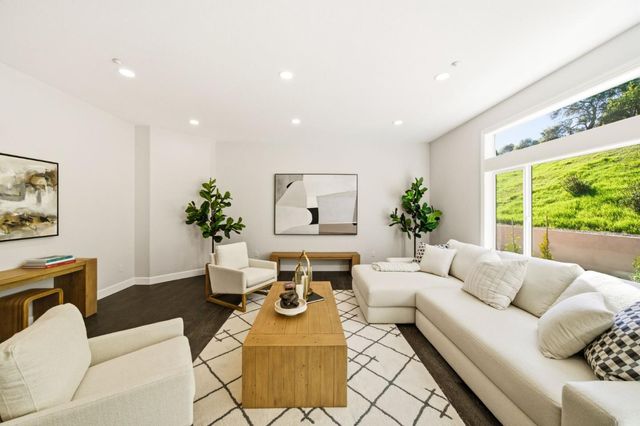 18400 Lakeview Court, Los Gatos, CA 95033