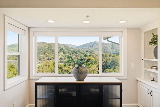 18400 Lakeview Court, Los Gatos, CA 95033