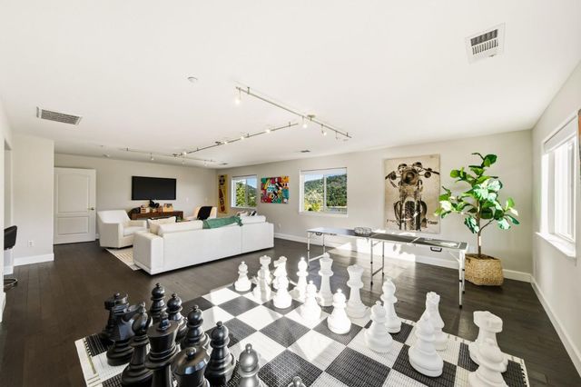 18400 Lakeview Court, Los Gatos, CA 95033