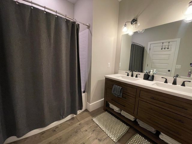 123 Park Valley Court, Anderson, MO 64831