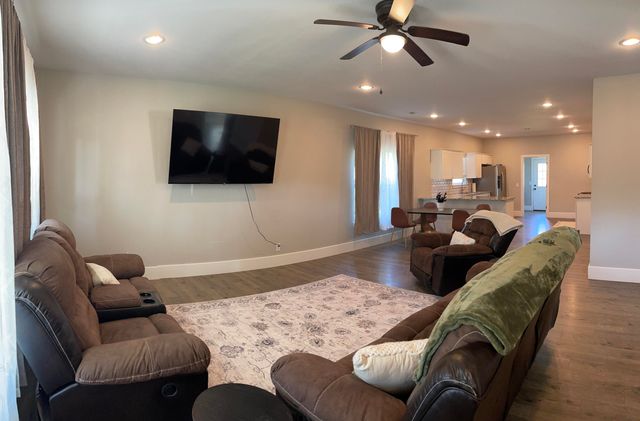 123 Park Valley Court, Anderson, MO 64831