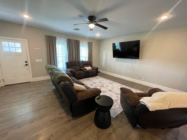 123 Park Valley Court, Anderson, MO 64831