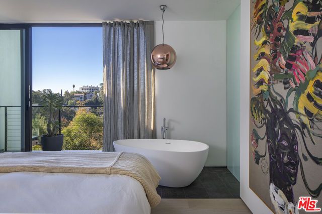 2635 Hargrave Drive, Los Angeles, CA 90068