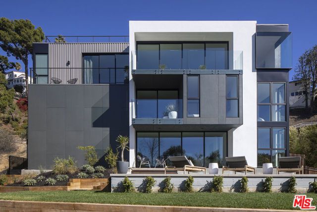 2635 Hargrave Drive, Los Angeles, CA 90068