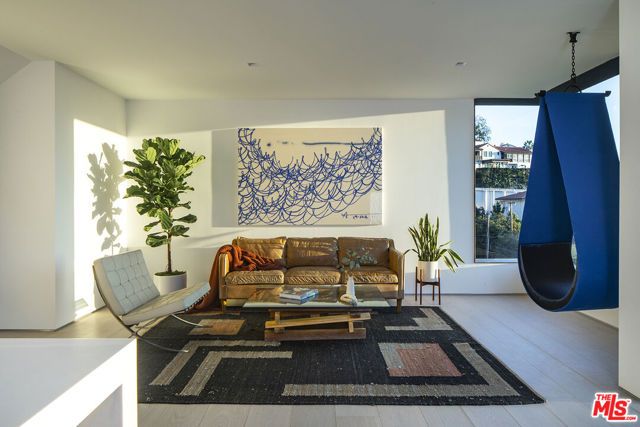 2635 Hargrave Drive, Los Angeles, CA 90068