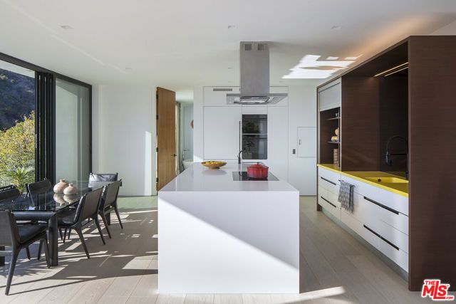 2635 Hargrave Drive, Los Angeles, CA 90068