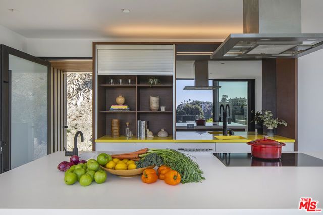 2635 Hargrave Drive, Los Angeles, CA 90068