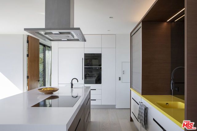 2635 Hargrave Drive, Los Angeles, CA 90068