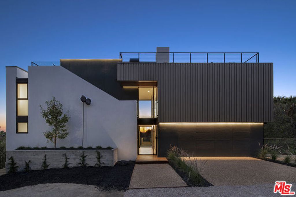 2635 Hargrave Drive, Los Angeles, CA 90068