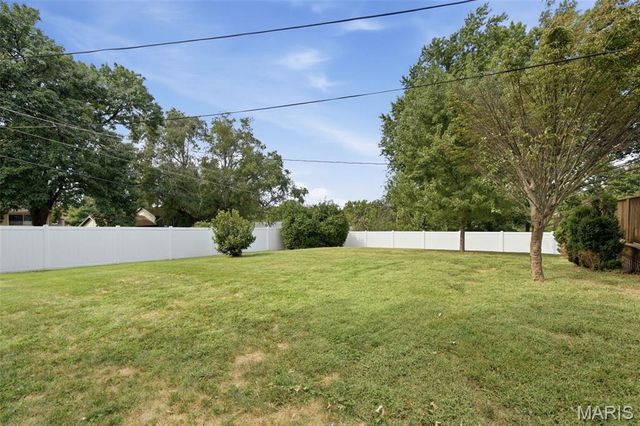 11540 Burgess Avenue, Bridgeton, MO 63044