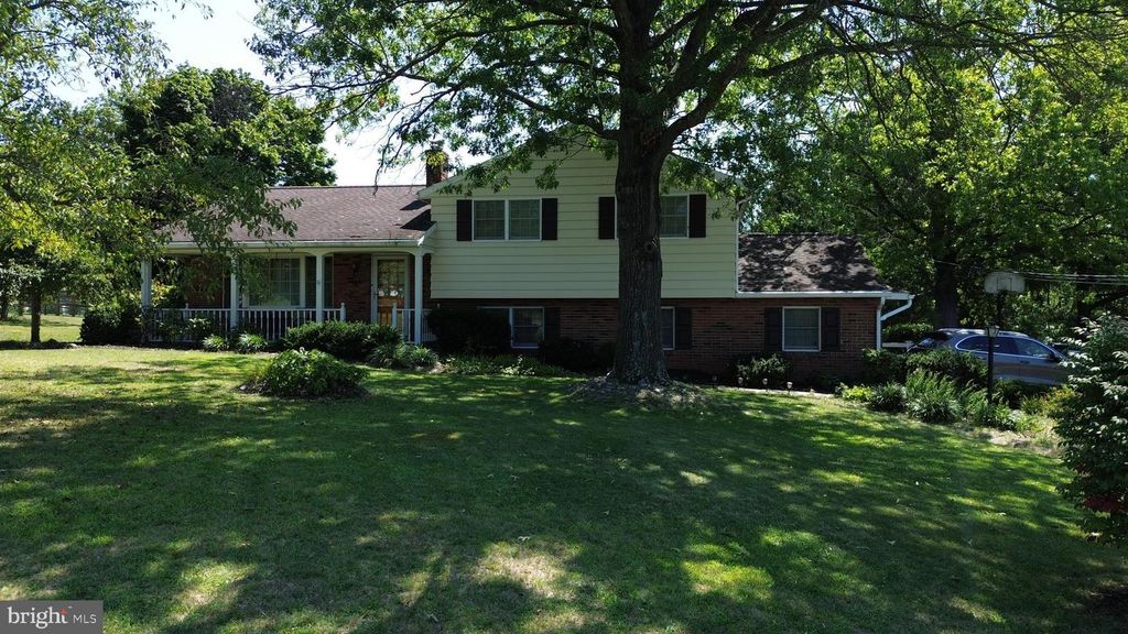 2862 NEW HANOVER SQUARE RD, GILBERTSVILLE, PA 19525 — photo 2
