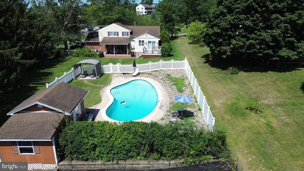 2862 NEW HANOVER SQUARE RD, GILBERTSVILLE, PA 19525 — photo 5