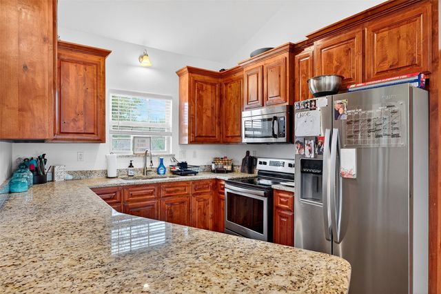 203 Mockingbird Street, Ector, TX 75439