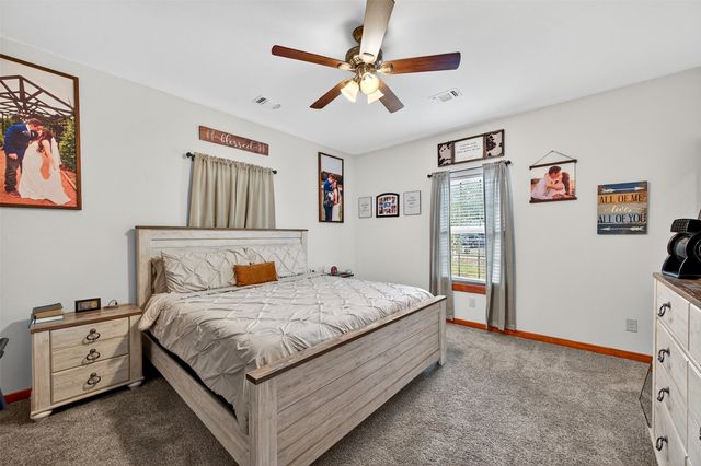 203 Mockingbird Street, Ector, TX 75439