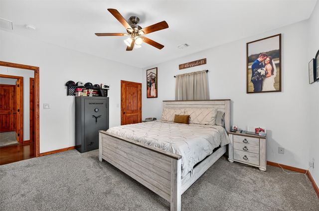 203 Mockingbird Street, Ector, TX 75439