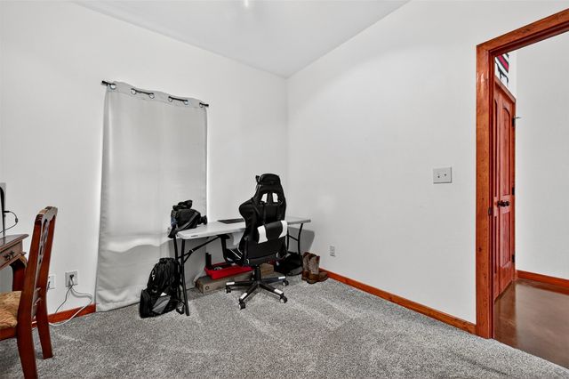 203 Mockingbird Street, Ector, TX 75439