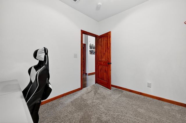 203 Mockingbird Street, Ector, TX 75439