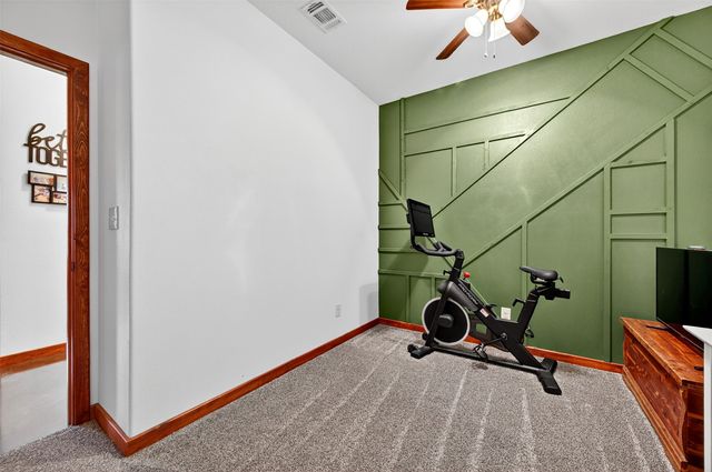 203 Mockingbird Street, Ector, TX 75439