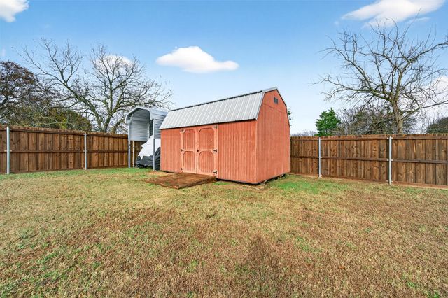 203 Mockingbird Street, Ector, TX 75439