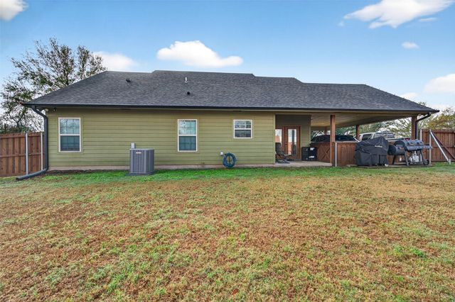 203 Mockingbird Street, Ector, TX 75439