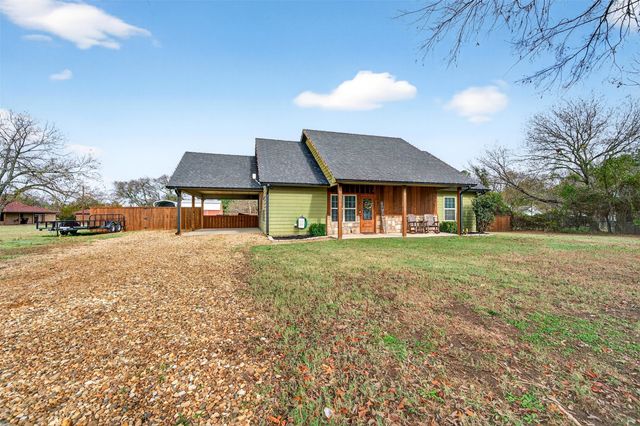 203 Mockingbird Street, Ector, TX 75439