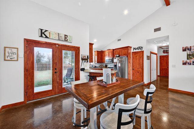 203 Mockingbird Street, Ector, TX 75439