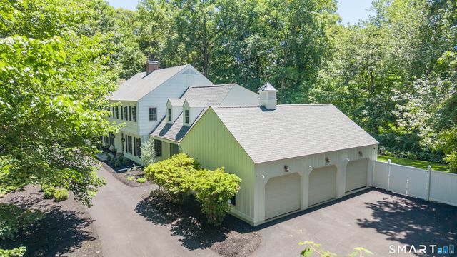 4A Maplecrest Drive, Danbury, CT 06811