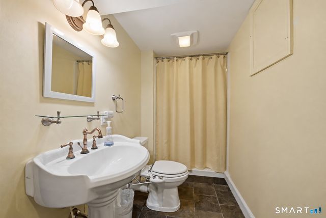 4A Maplecrest Drive, Danbury, CT 06811