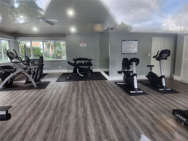 7220 NW 179th St 111, Hialeah, FL 33015