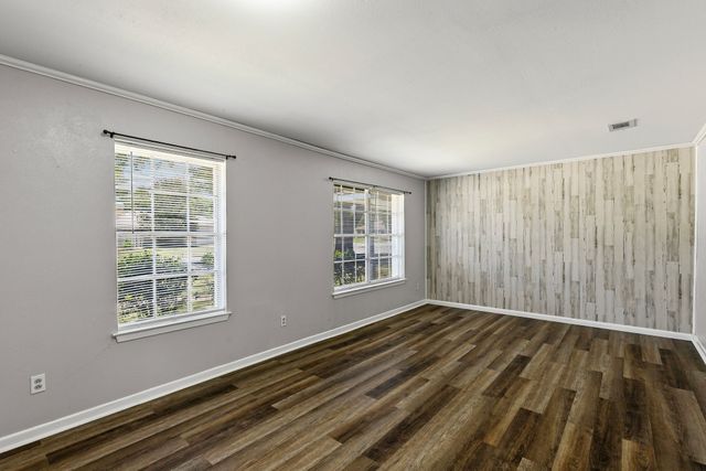 148 Royal Lane, Commerce, TX 75428