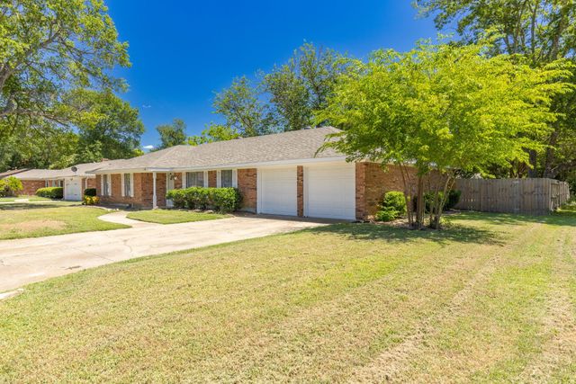 148 Royal Lane, Commerce, TX 75428