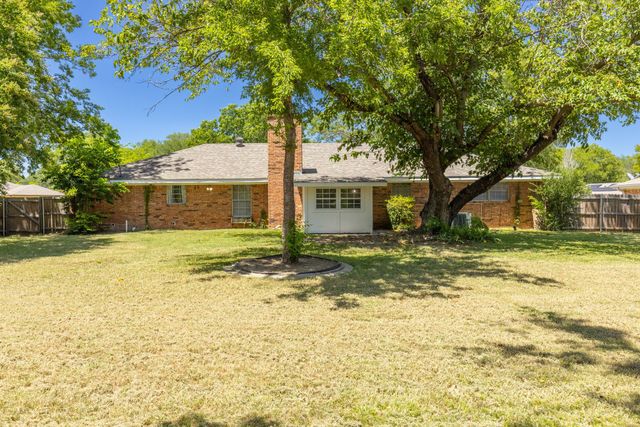 148 Royal Lane, Commerce, TX 75428