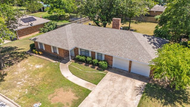 148 Royal Lane, Commerce, TX 75428