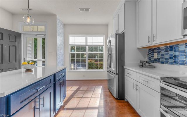 985 Lambourne LN, Virginia Beach, VA 23462