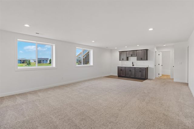 6635 NE 9th Court, Des Moines, IA 50313