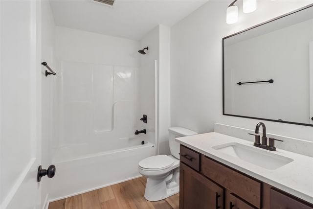 6635 NE 9th Court, Des Moines, IA 50313