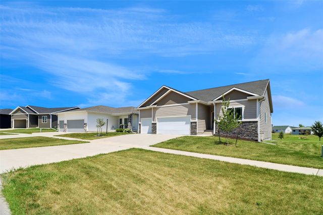 6635 NE 9th Court, Des Moines, IA 50313