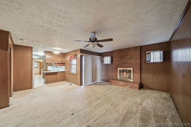 320 E 17th Street, Claremore, OK 74017