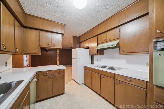 320 E 17th Street, Claremore, OK 74017