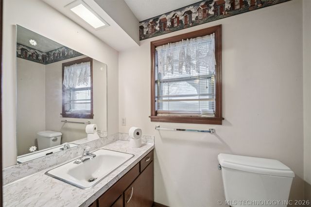 320 E 17th Street, Claremore, OK 74017