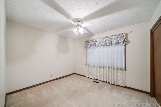 320 E 17th Street, Claremore, OK 74017