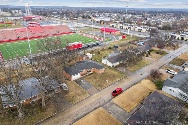 320 E 17th Street, Claremore, OK 74017