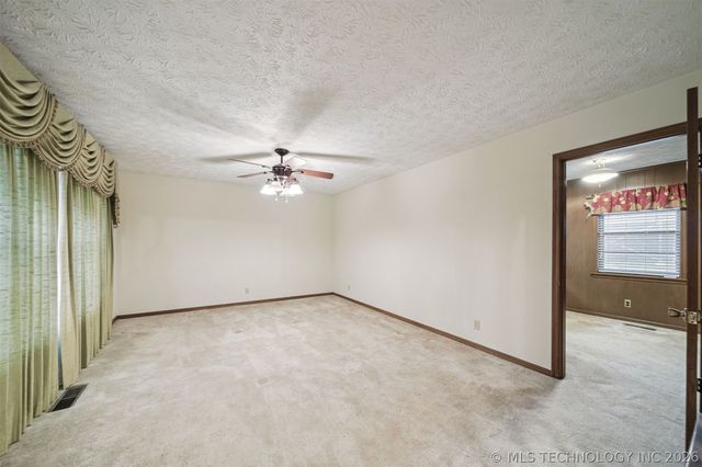 320 E 17th Street, Claremore, OK 74017