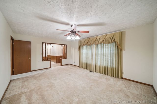 320 E 17th Street, Claremore, OK 74017