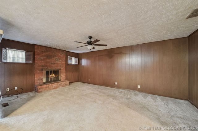 320 E 17th Street, Claremore, OK 74017