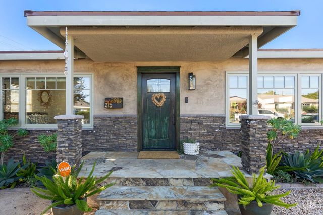 215 Coronado Street, Ventura, CA 93001