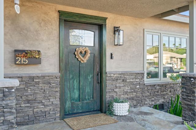 215 Coronado Street, Ventura, CA 93001